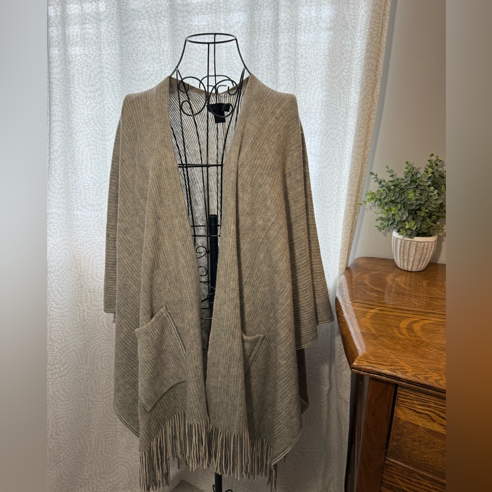 Steve Madden Light Gray Knit Poncho - Picture 5 of 5